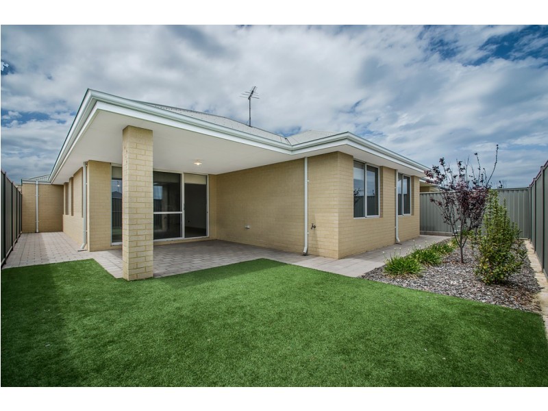 15 Fulvous Loop, Eglinton WA 6034