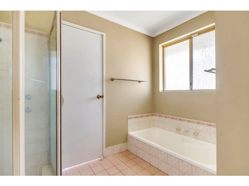 16 Sandon Elbow, Merriwa WA 6030