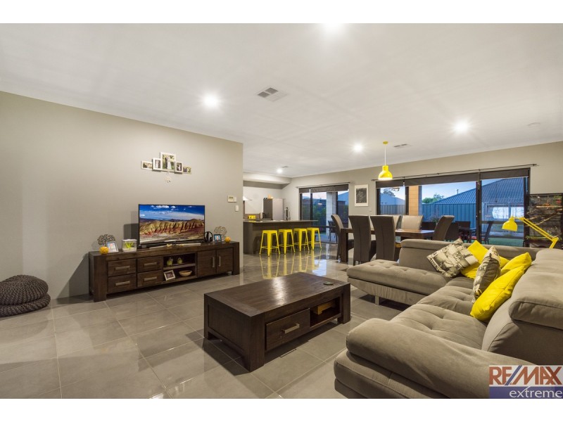 2 Flyer Street, Yanchep WA 6035