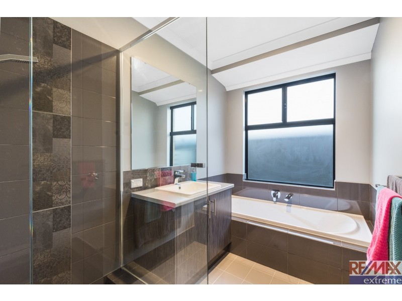 2 Flyer Street, Yanchep WA 6035