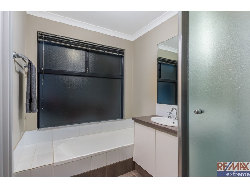 8 Cobia Vista, Yanchep WA 6035