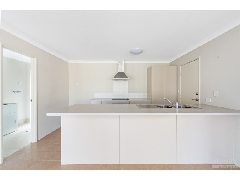 28 Ravensbourne Street, Yanchep WA 6035