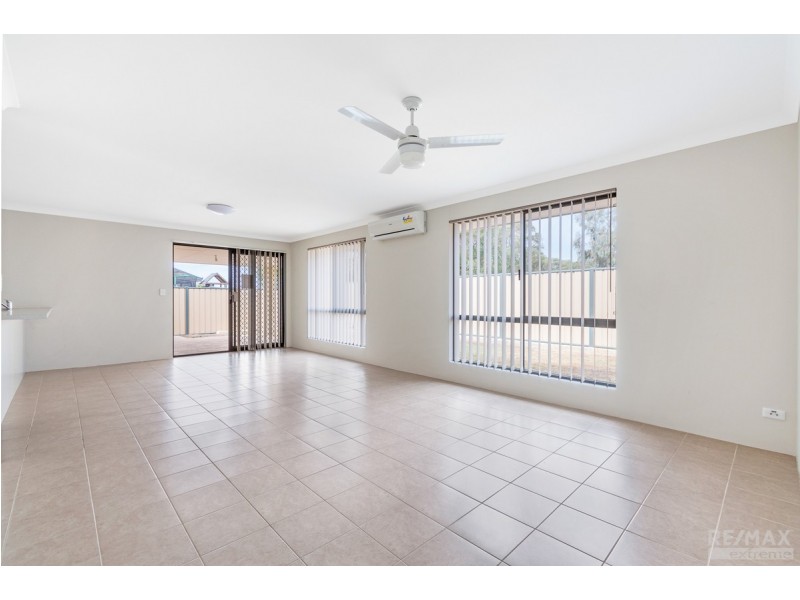 28 Ravensbourne Street, Yanchep WA 6035