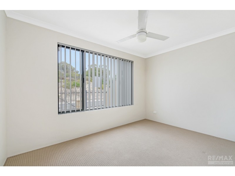 28 Ravensbourne Street, Yanchep WA 6035