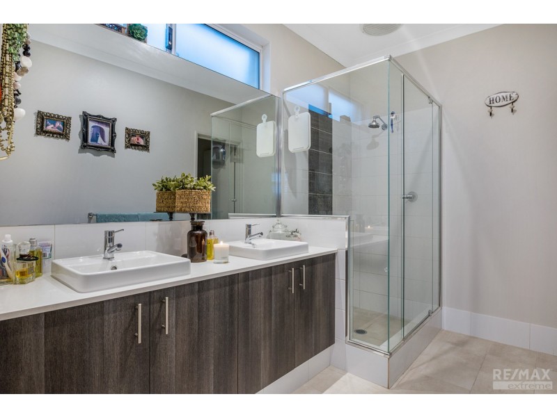 9 Spindle Grove, Jindalee WA 6036