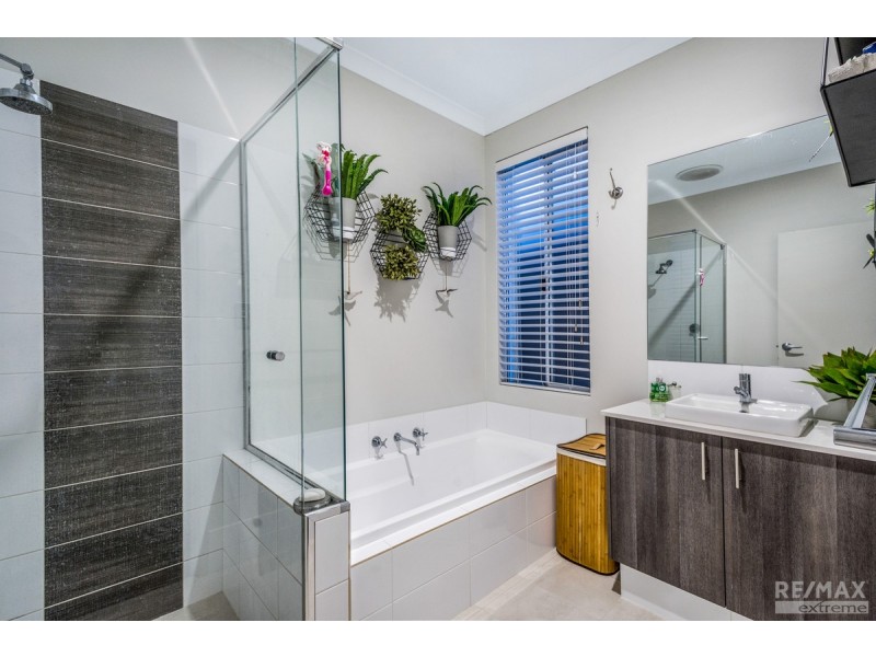 9 Spindle Grove, Jindalee WA 6036