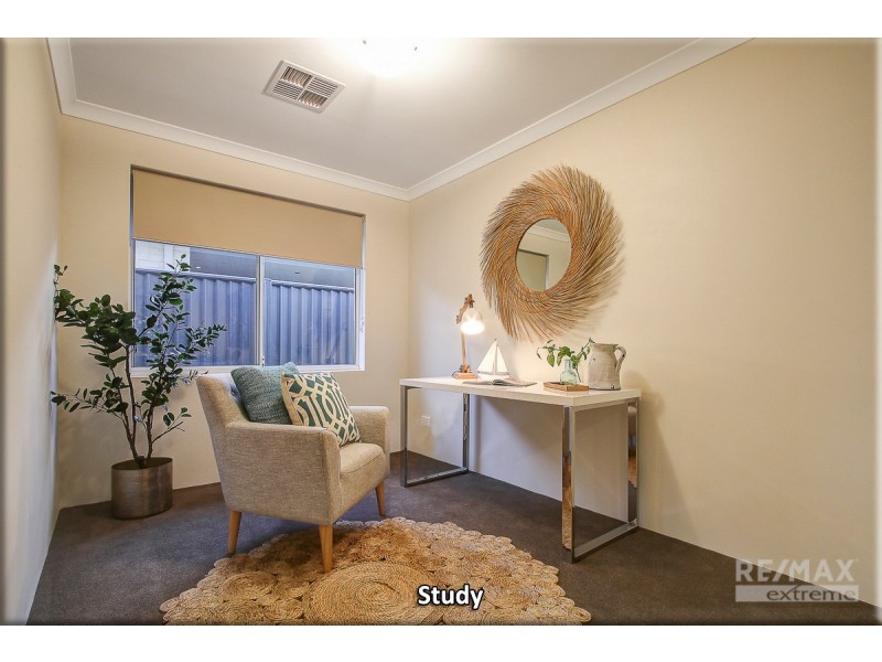 7 Chambered Way, Jindalee WA 6036