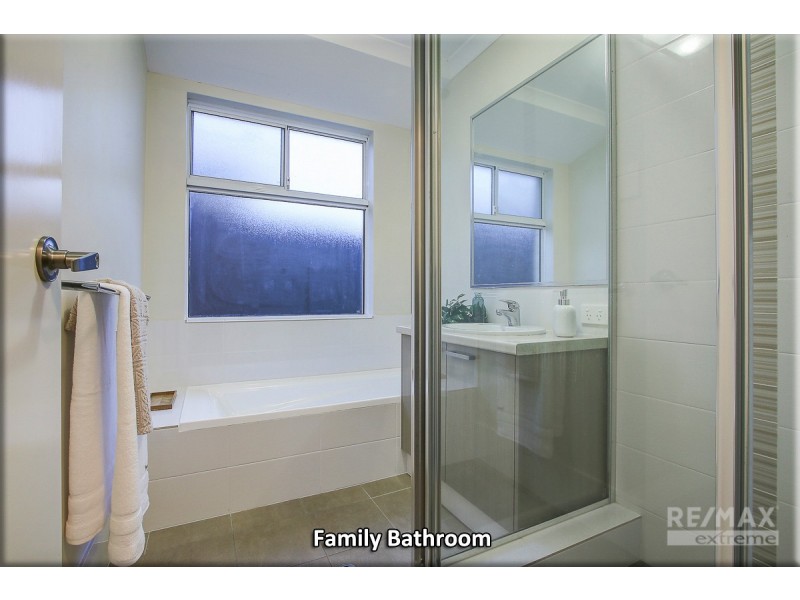 7 Chambered Way, Jindalee WA 6036