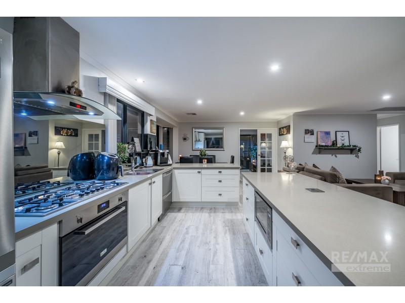 2 Foxton Way, Butler WA 6036