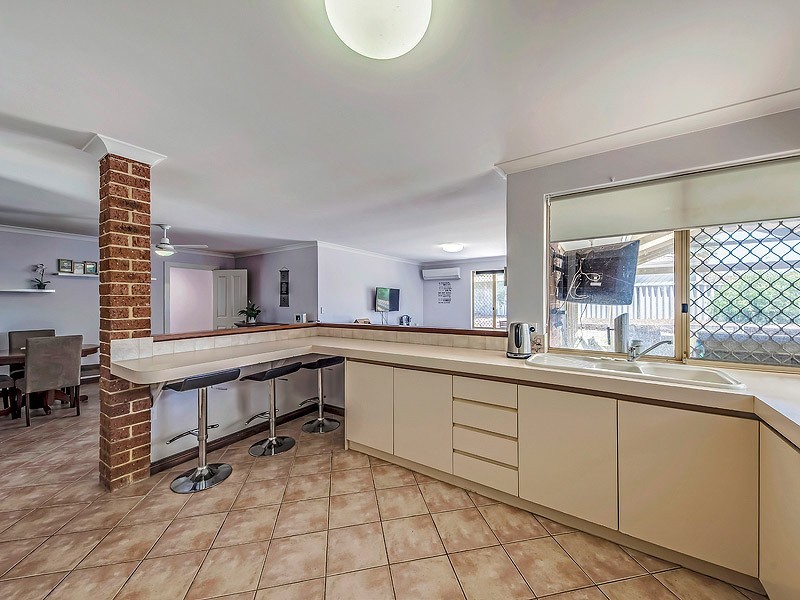 5 Dalvik Avenue, Merriwa WA 6030