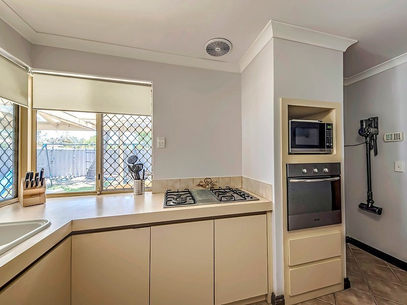 5 Dalvik Avenue, Merriwa WA 6030