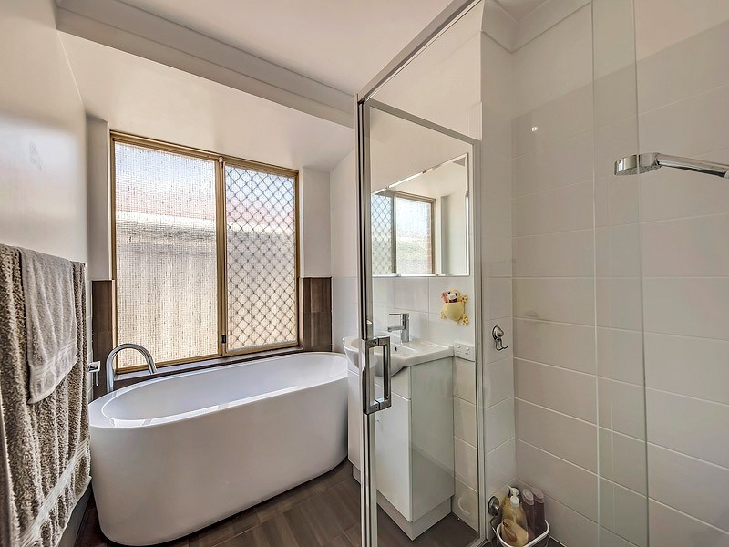 5 Dalvik Avenue, Merriwa WA 6030