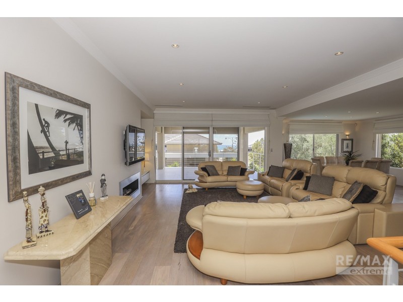 265 Santa Barbara Parade, Jindalee WA 6036