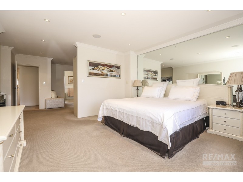 265 Santa Barbara Parade, Jindalee WA 6036