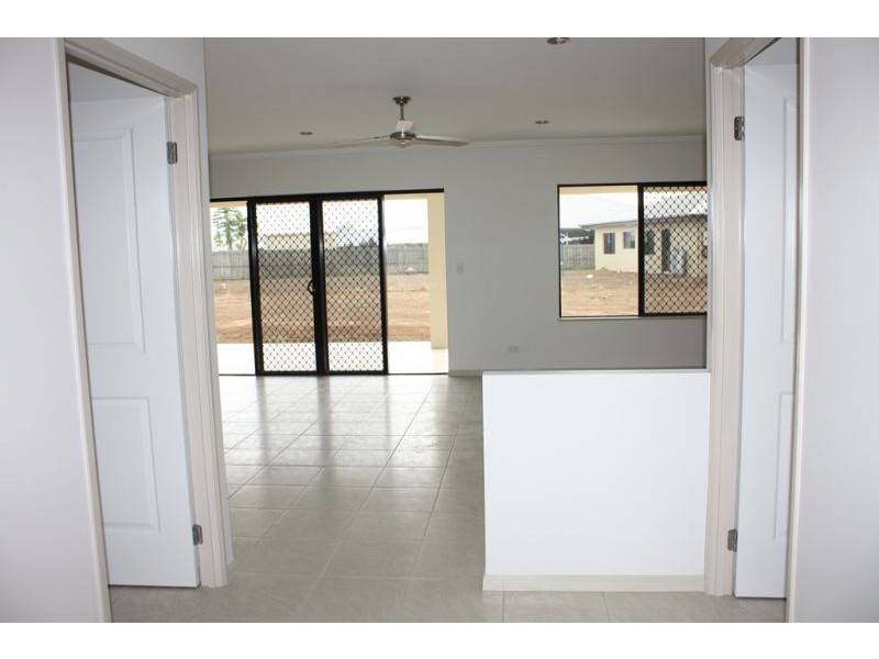 10 Sunbird Parade, Mareeba QLD 4880