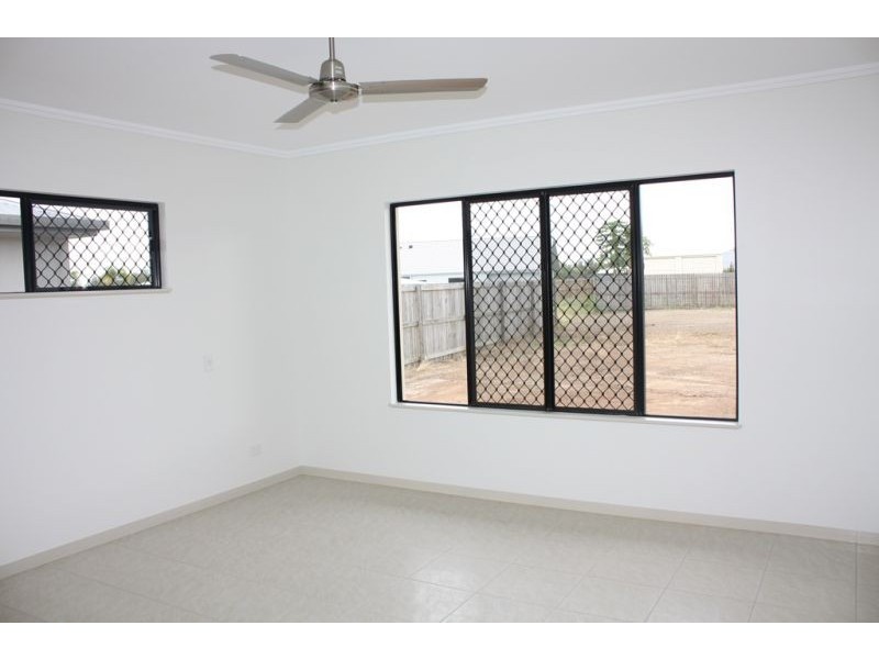 10 Sunbird Parade, Mareeba QLD 4880