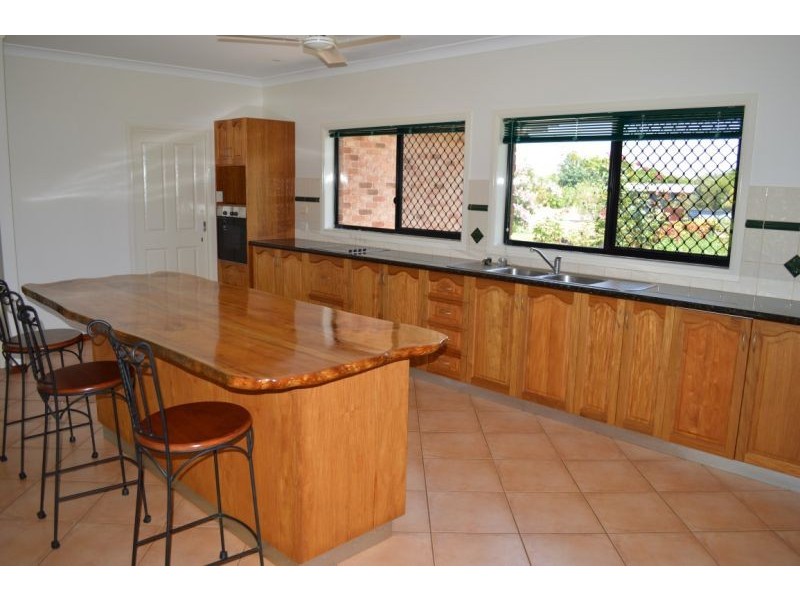 4 Dean Circuit, Mareeba QLD 4880