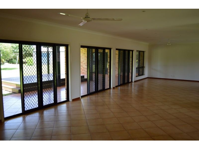 4 Dean Circuit, Mareeba QLD 4880