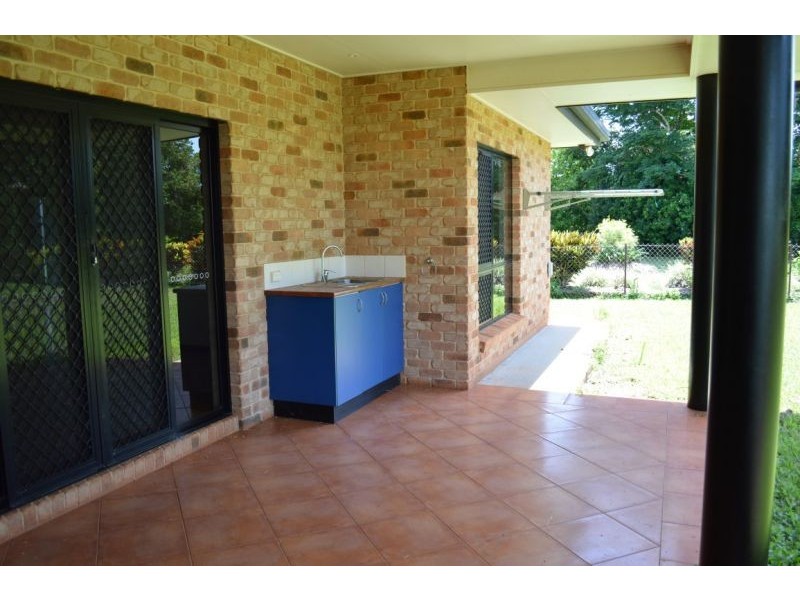 4 Dean Circuit, Mareeba QLD 4880