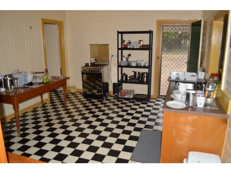 6-8 Pares Street, Mareeba QLD 4880