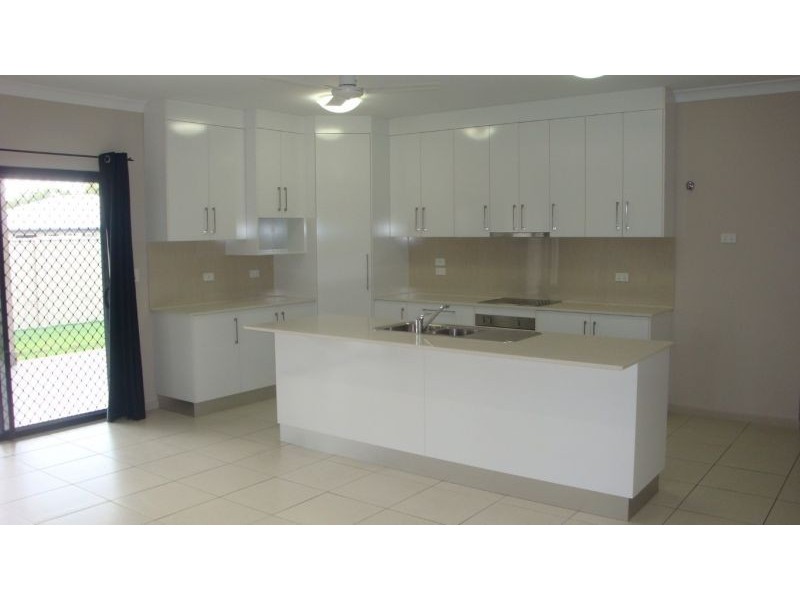 12 Mirrabook Avenue, Mareeba QLD 4880