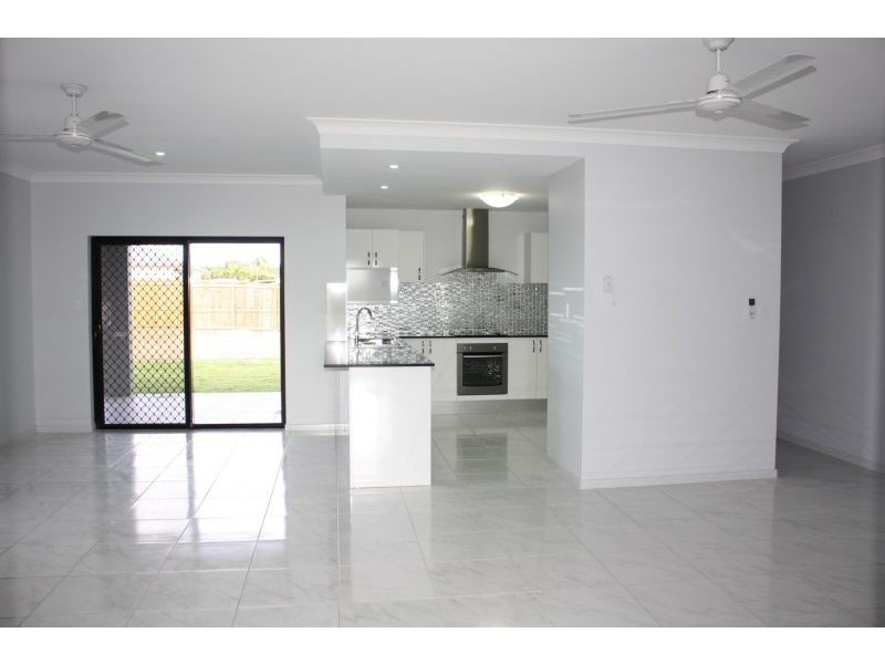 7 Sunbird Parade, Mareeba QLD 4880