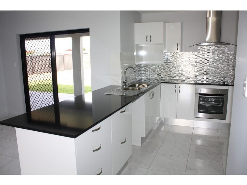 7 Sunbird Parade, Mareeba QLD 4880