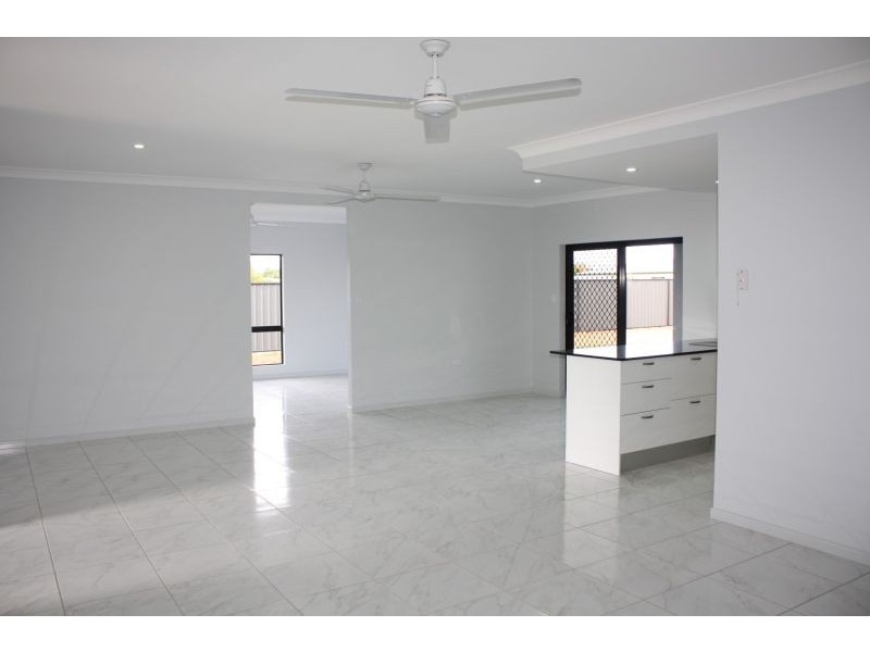 7 Sunbird Parade, Mareeba QLD 4880