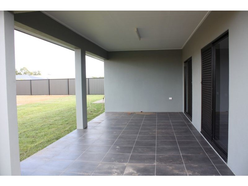 7 Sunbird Parade, Mareeba QLD 4880