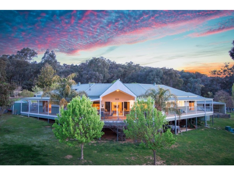 878 Pearsall Street, Hamilton Valley NSW 2641