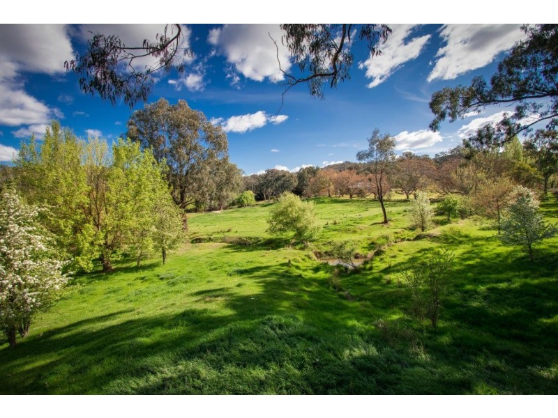 878 Pearsall Street, Hamilton Valley NSW 2641