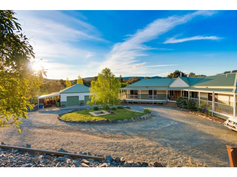 878 Pearsall Street, Hamilton Valley NSW 2641