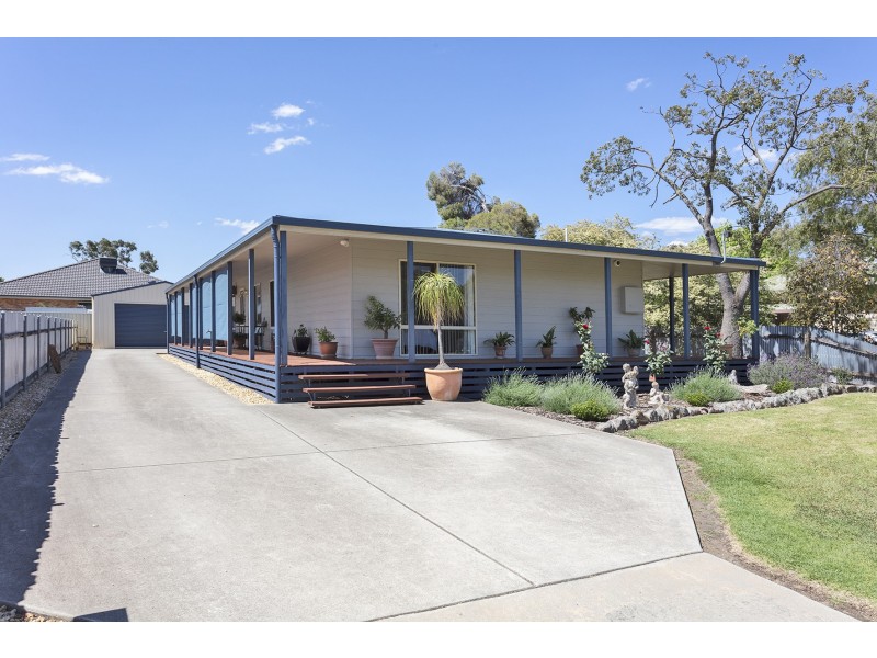 570 Mair Street, Lavington NSW 2641