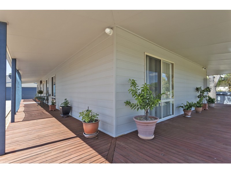 570 Mair Street, Lavington NSW 2641