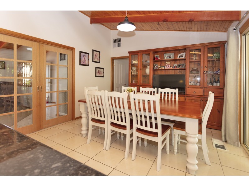 570 Mair Street, Lavington NSW 2641