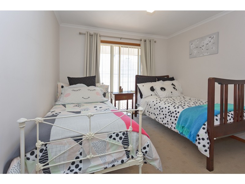 570 Mair Street, Lavington NSW 2641