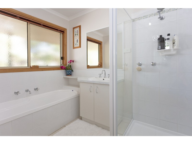 570 Mair Street, Lavington NSW 2641