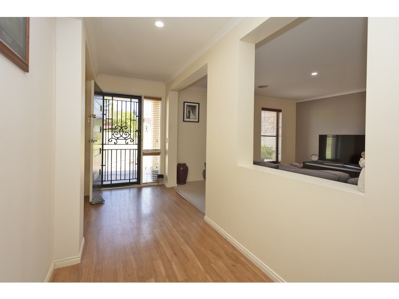 71 Dunne Crescent, Thurgoona NSW 2640
