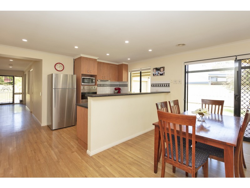 71 Dunne Crescent, Thurgoona NSW 2640