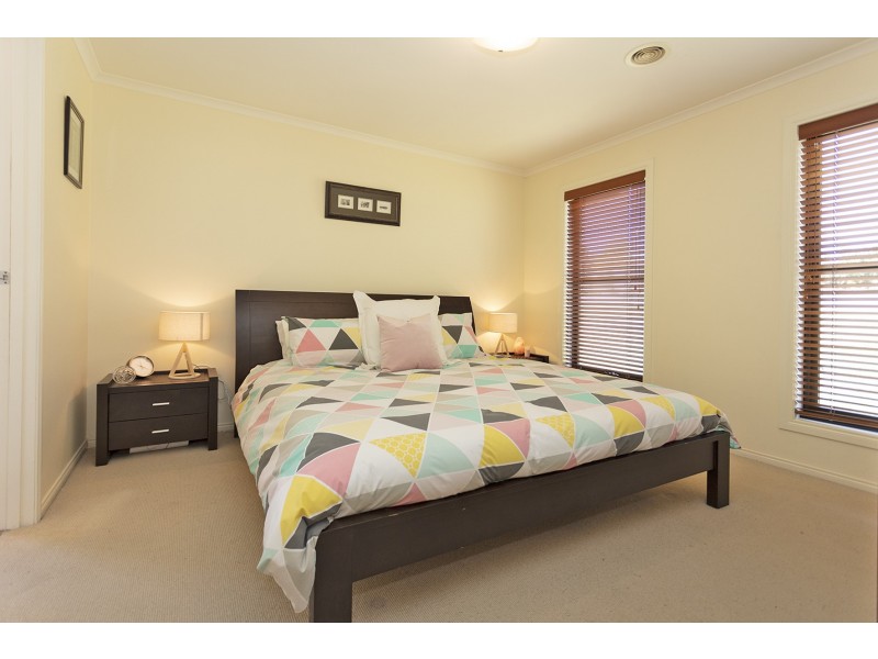 71 Dunne Crescent, Thurgoona NSW 2640