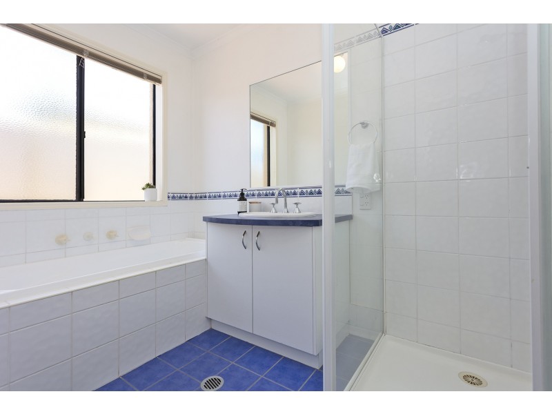 71 Dunne Crescent, Thurgoona NSW 2640