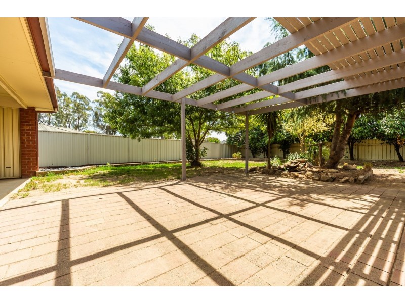 16 Nardoo Court, Thurgoona NSW 2640