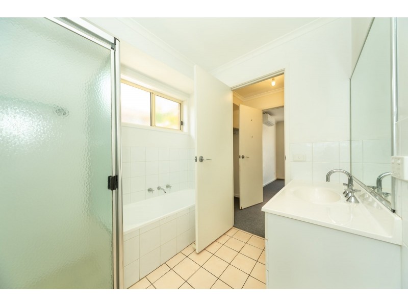 16 Nardoo Court, Thurgoona NSW 2640