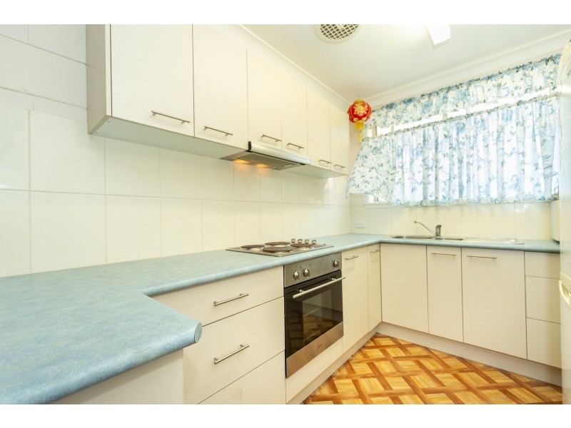 2/392 Kotthoff Street, Lavington NSW 2641