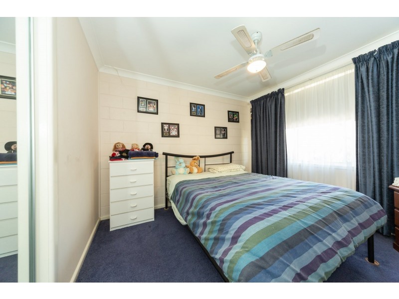 2/392 Kotthoff Street, Lavington NSW 2641