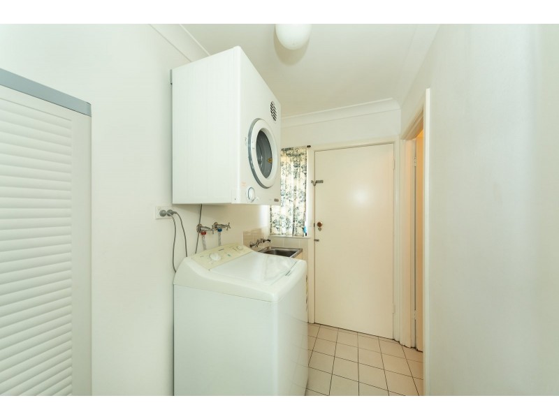 2/392 Kotthoff Street, Lavington NSW 2641