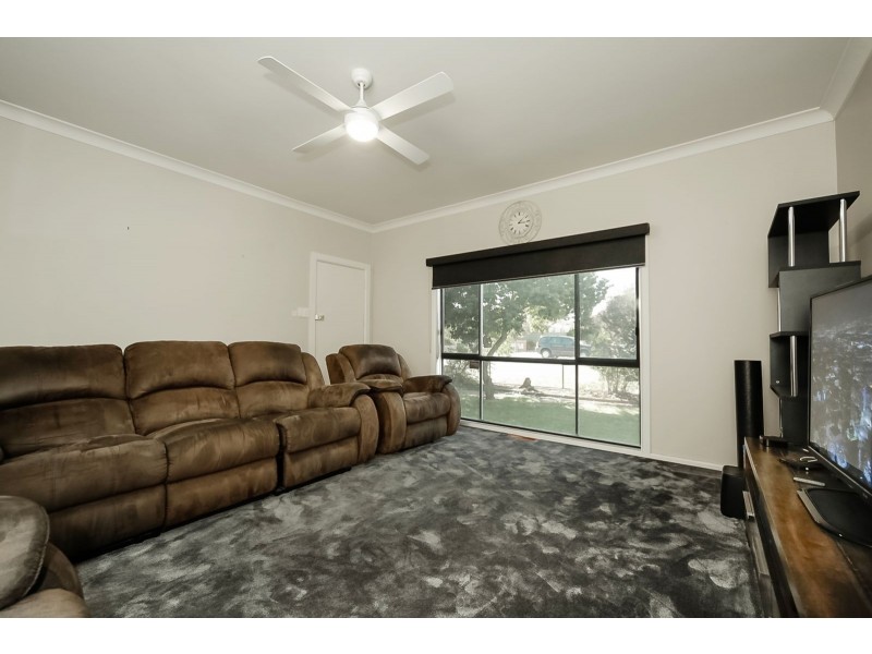 449 Reid Avenue, Lavington NSW 2641