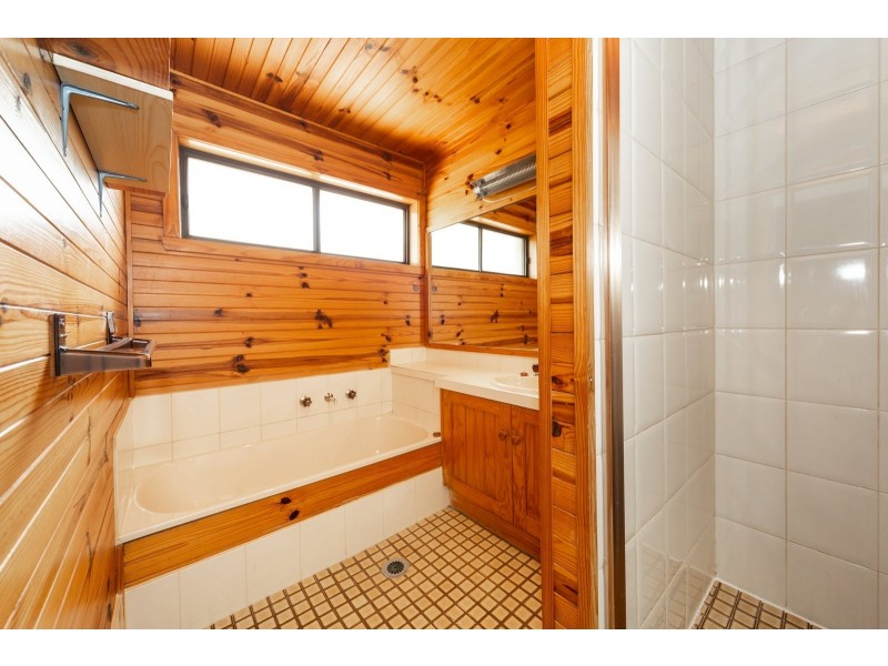 364 Jacinta Court, Lavington NSW 2641