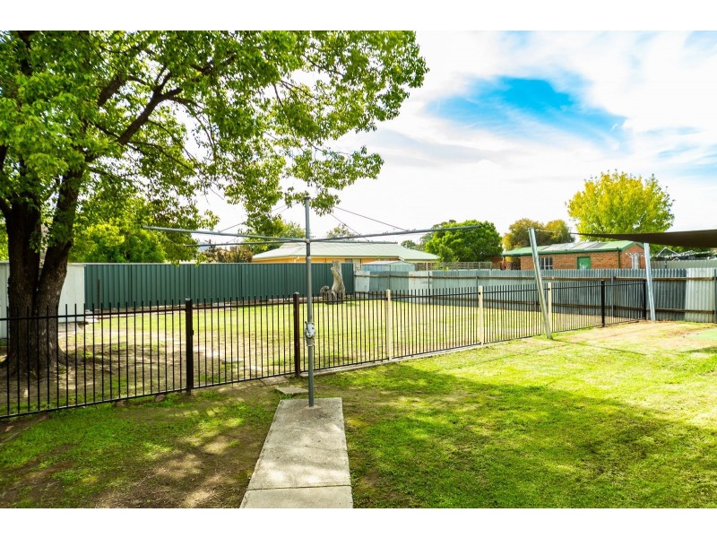364 Jacinta Court, Lavington NSW 2641