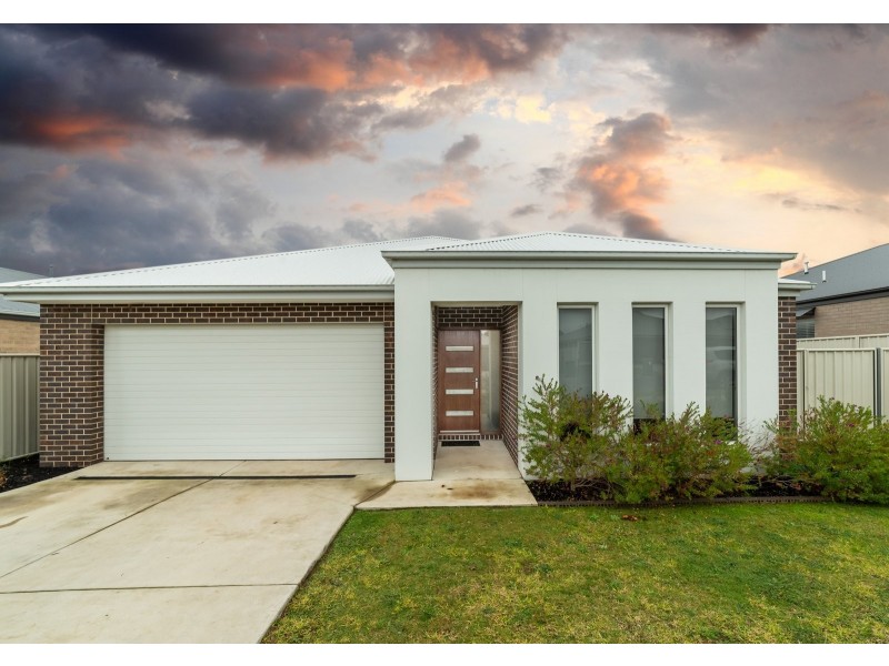 17 Felstead Circuit, Thurgoona NSW 2640